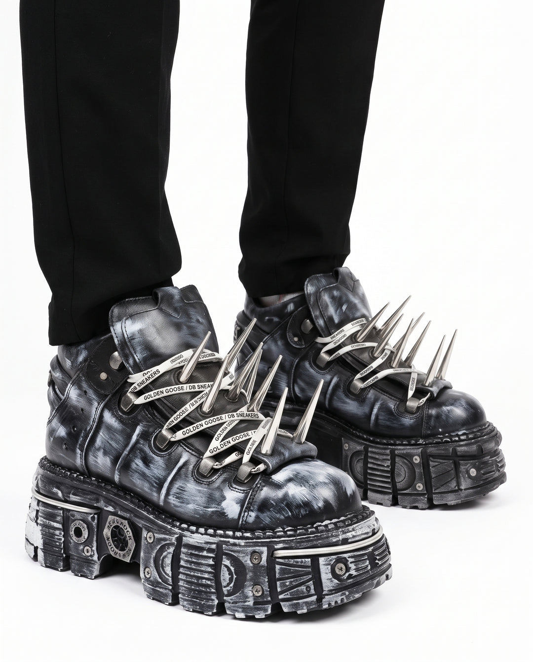 Spiked Platform Sneakers na3005
