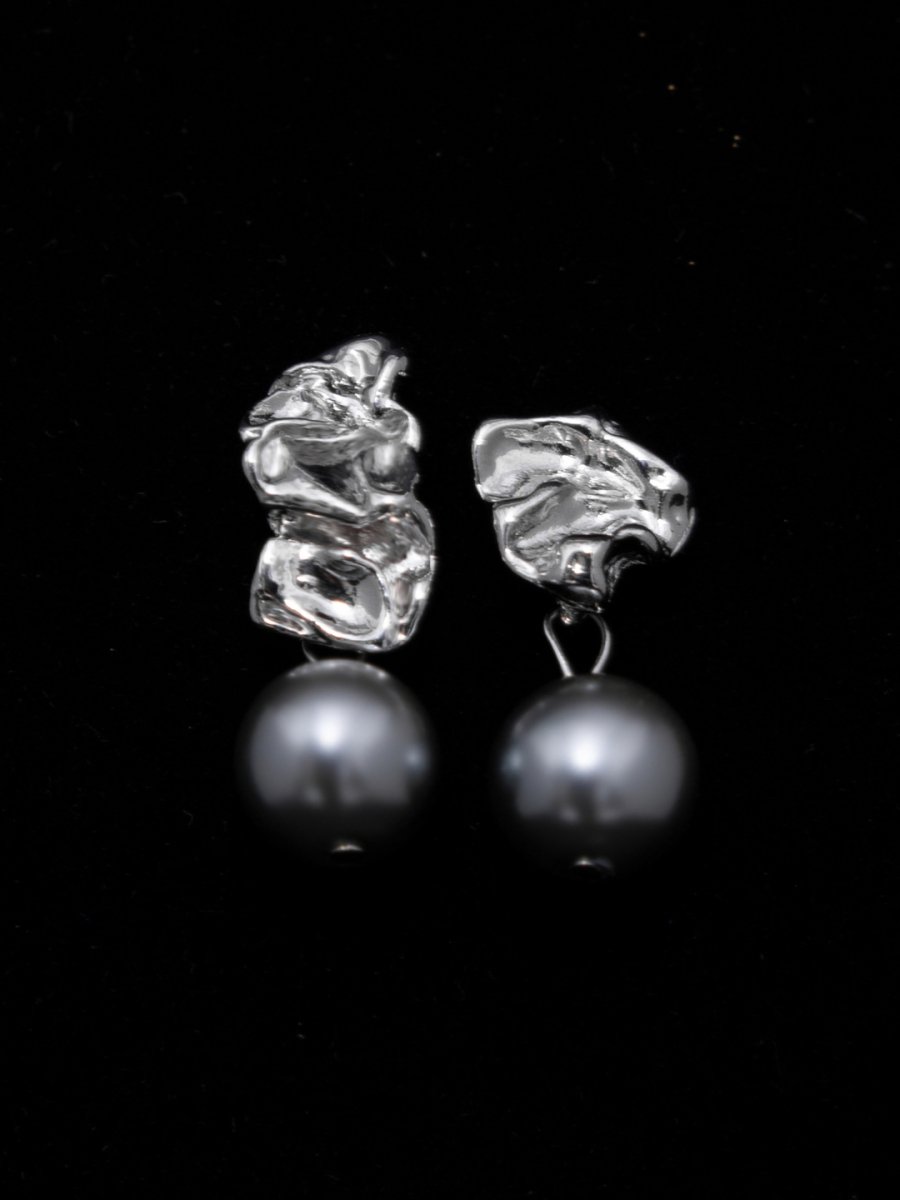 【Struc Ton】 Pearls Design Earrings na1388