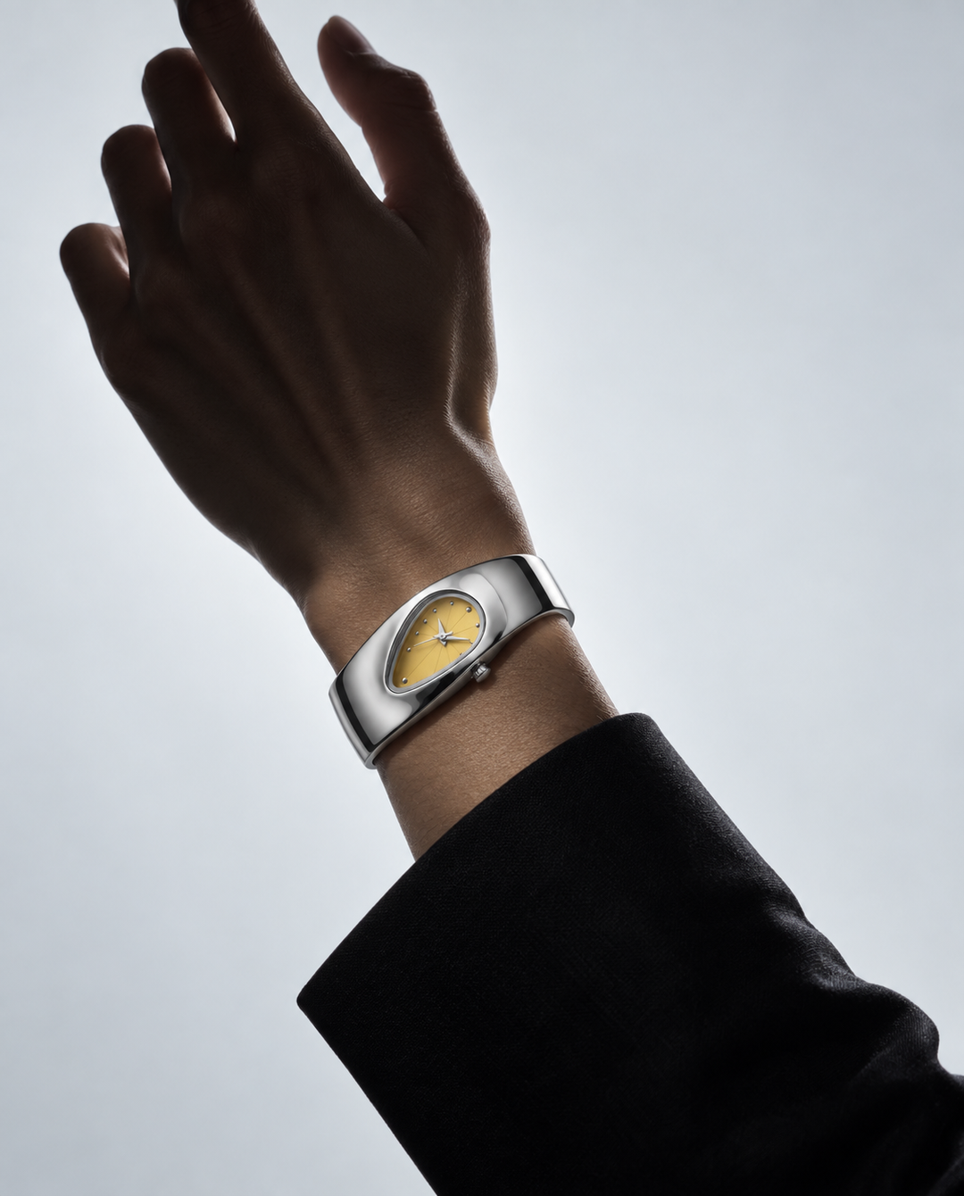 Metallic Bangle Watch na2896