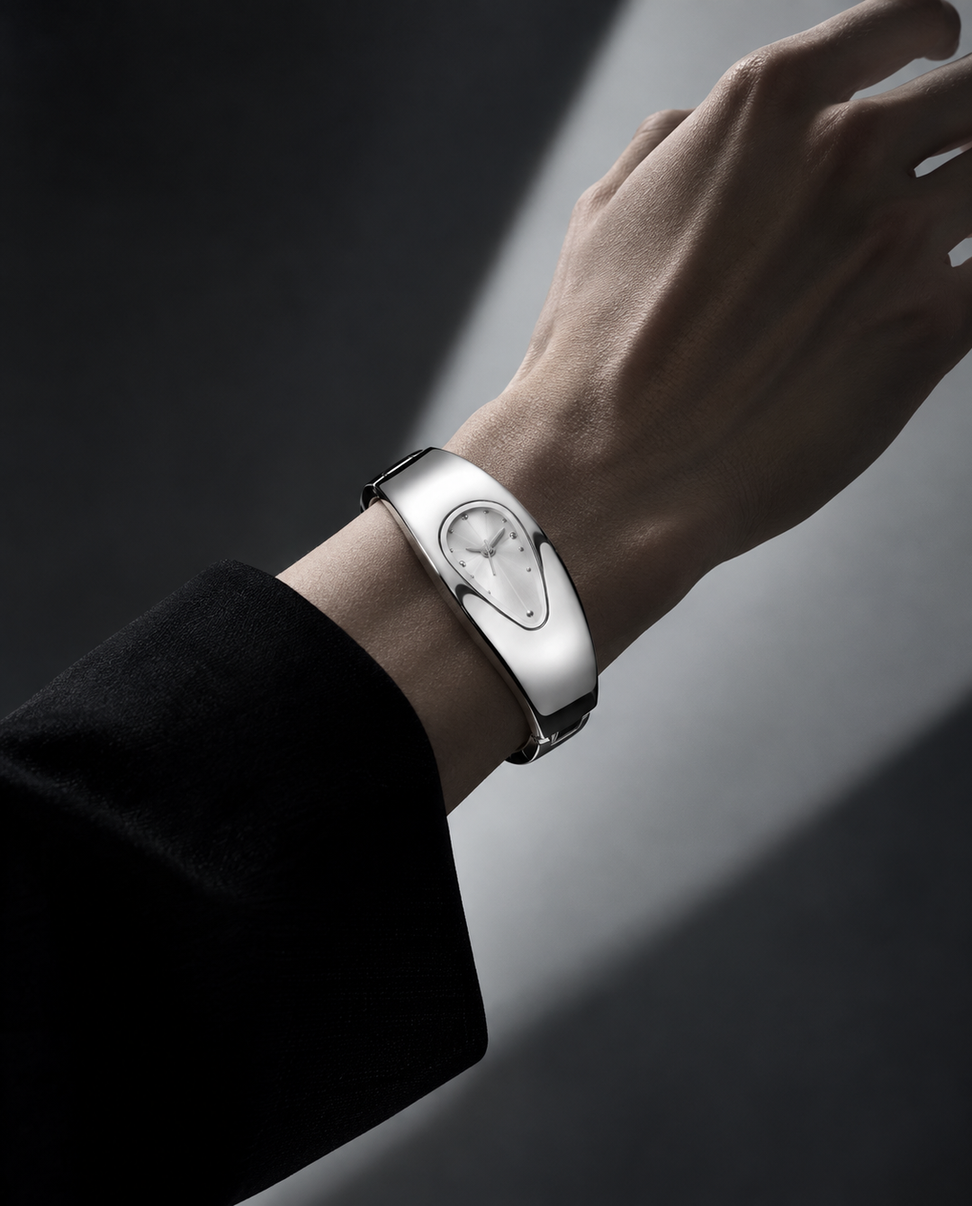 Metallic Bangle Watch na2896