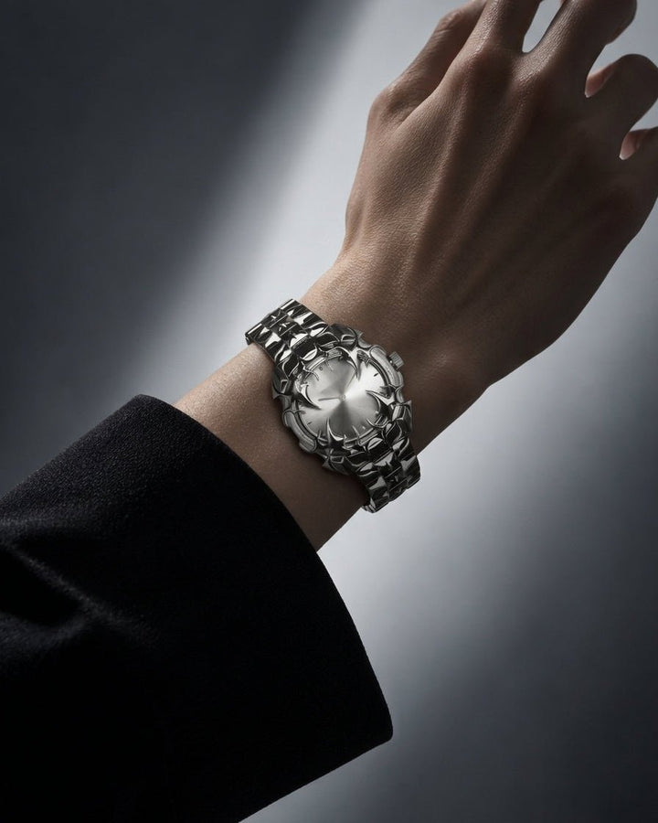 Reloj metálico gótico na3111