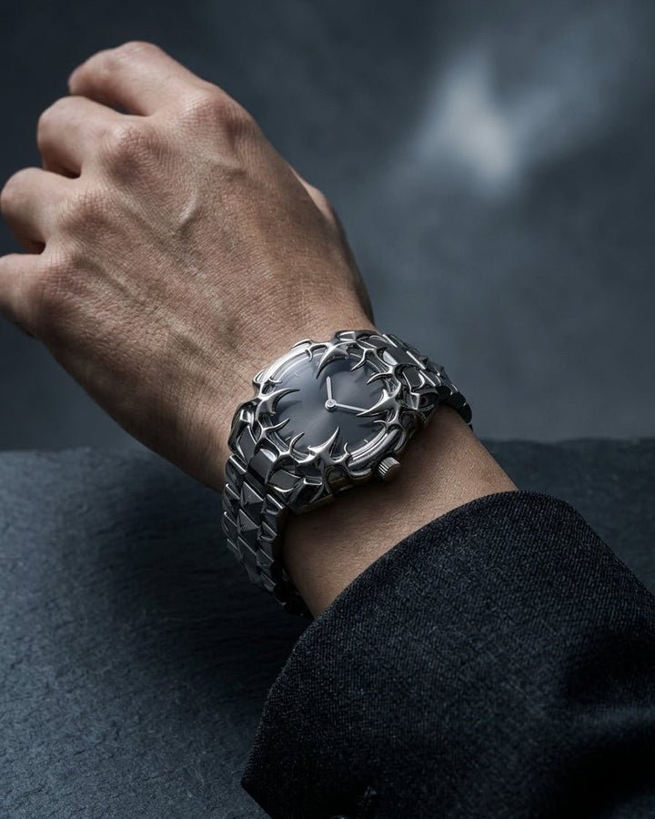 Reloj metálico gótico na3111