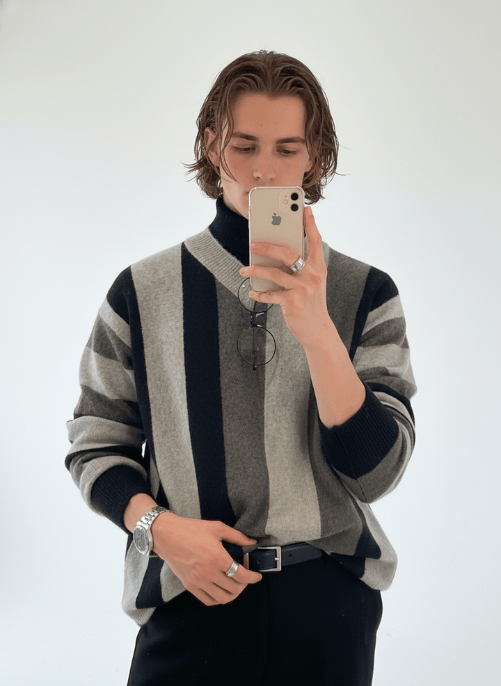 [MRCYC] V 넥 콘트라스트 오버 스웨터 na629 