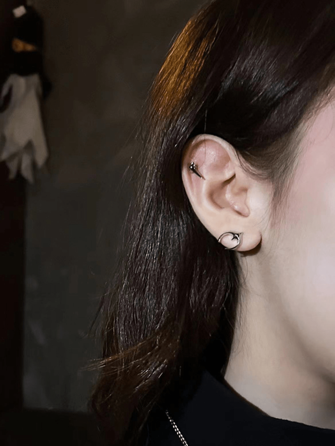 [CHEALIMPID] Niche minimalist silver logo earrings na876