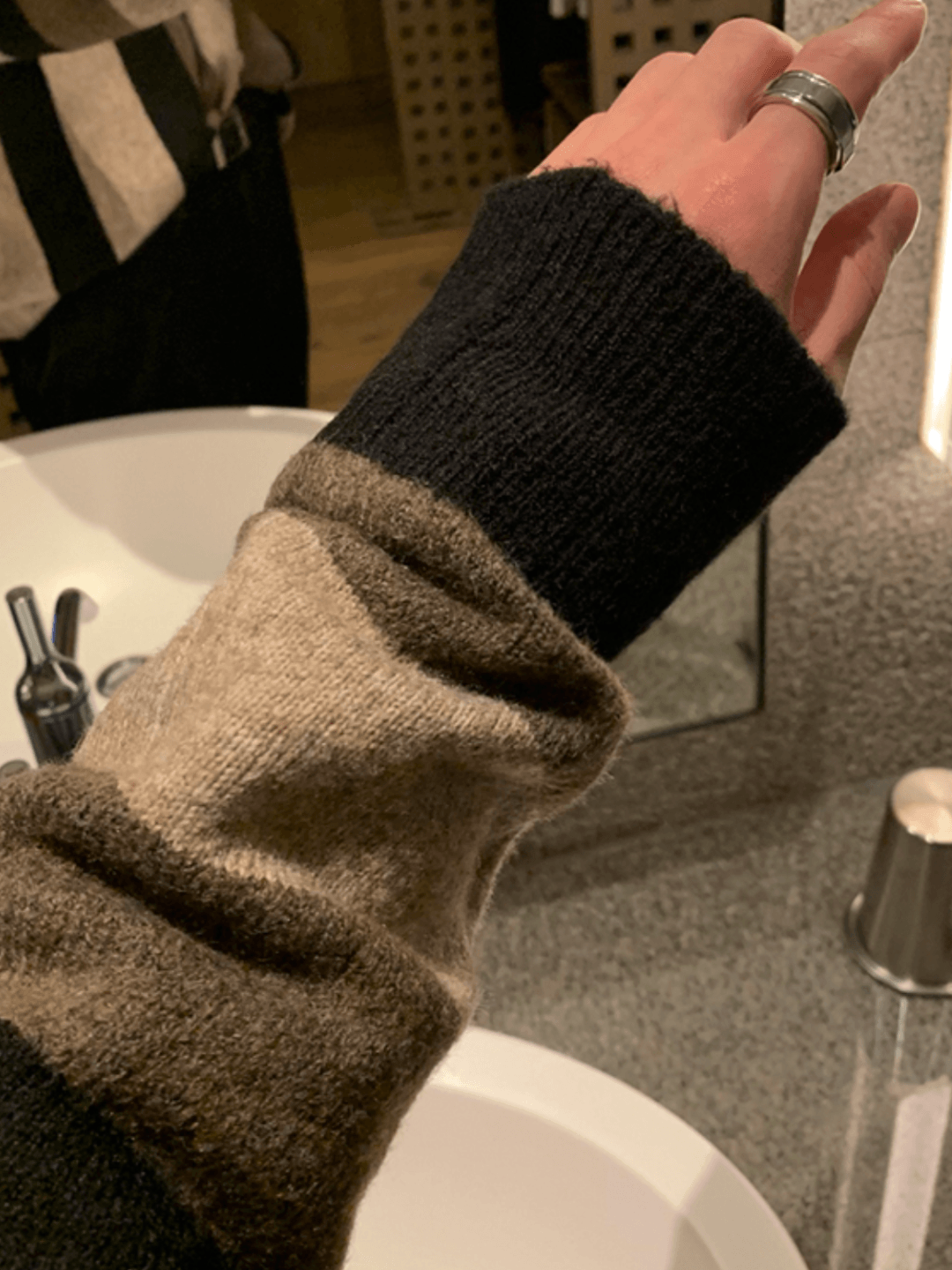 [MRCYC] V Neck Contrast Over Sweater na629